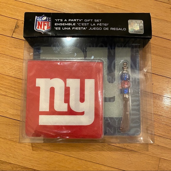 NY Giants It’s A Party Set. NEW - Picture 1 of 3